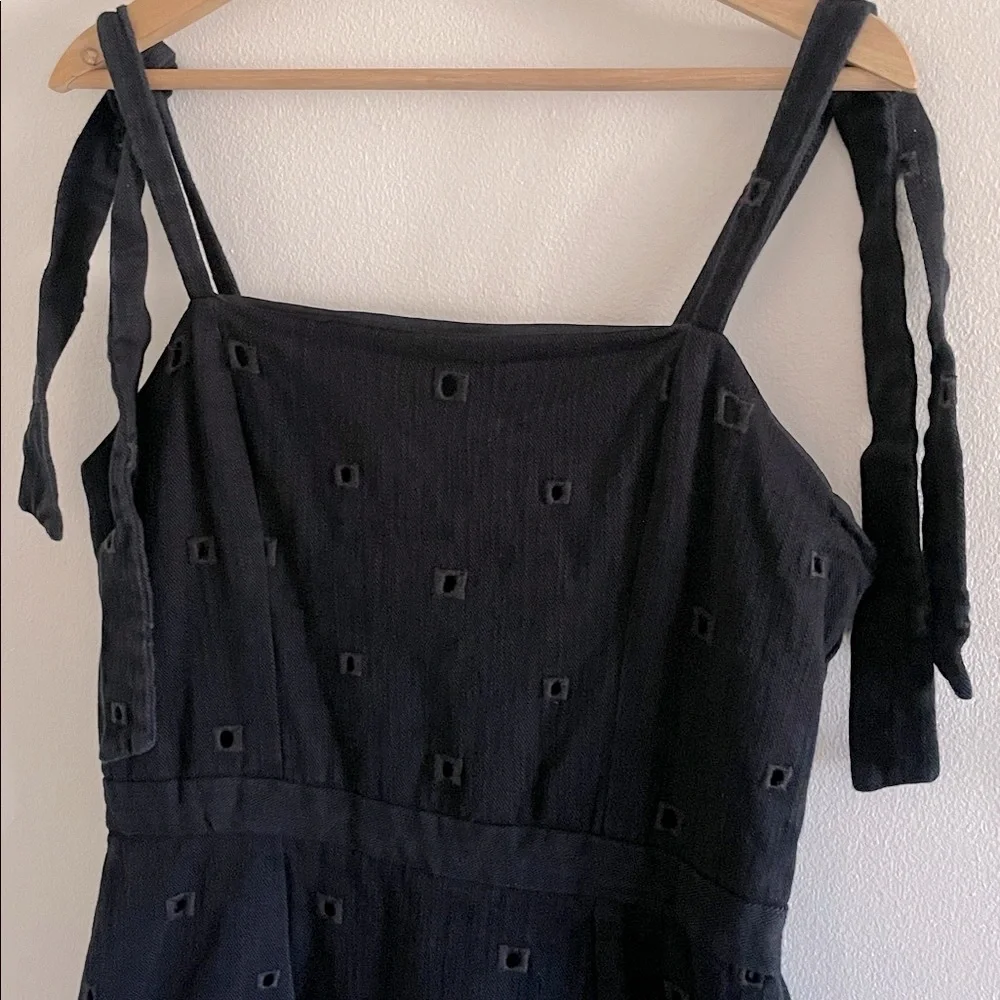 Hunter Bell Leighton Midi Eyelet Dress Women’s Size 12‎ Tie Shoulder Slit Black
